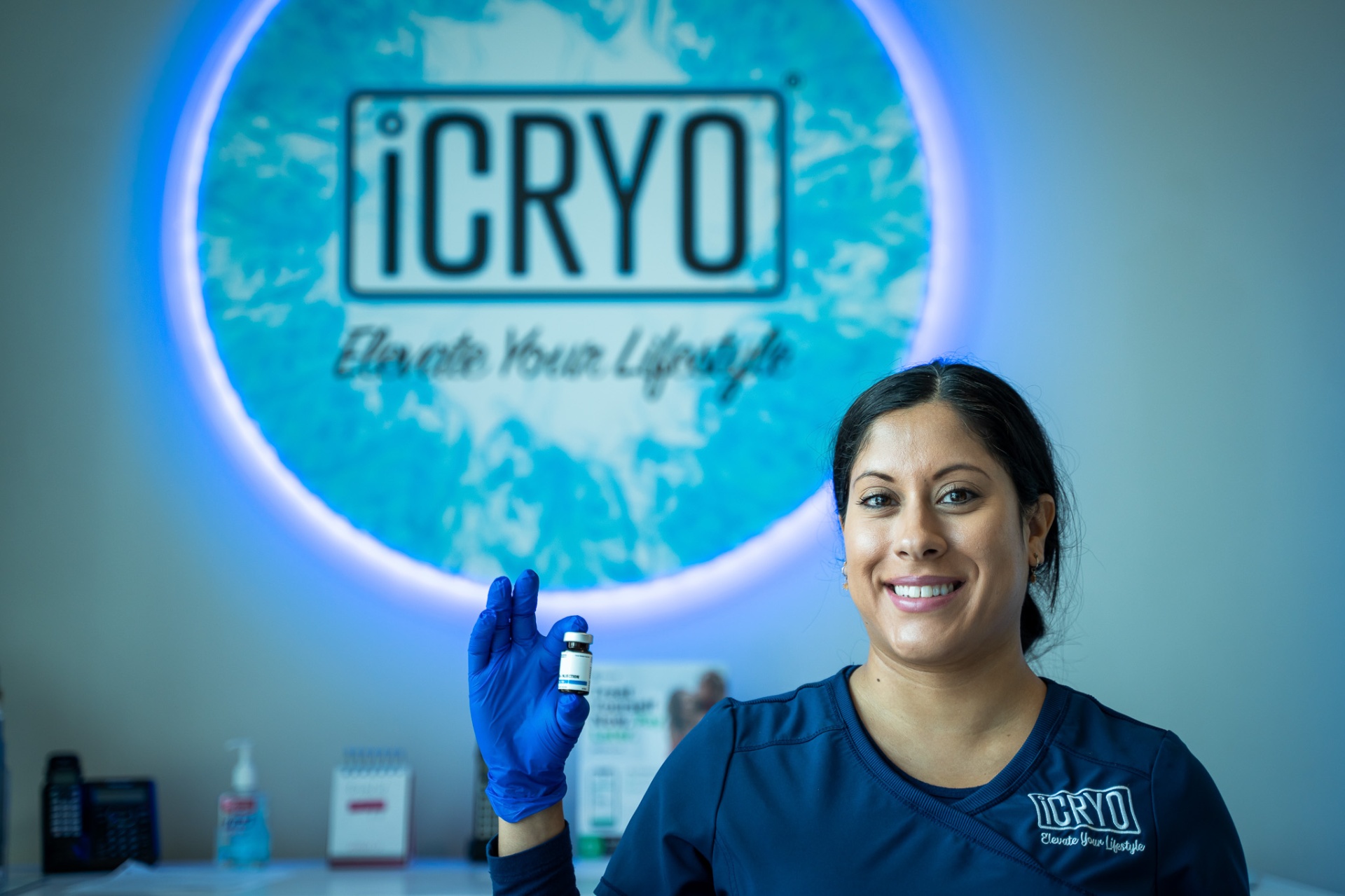 iCRYO New Braunfels RN prepping an IM vitamin injection