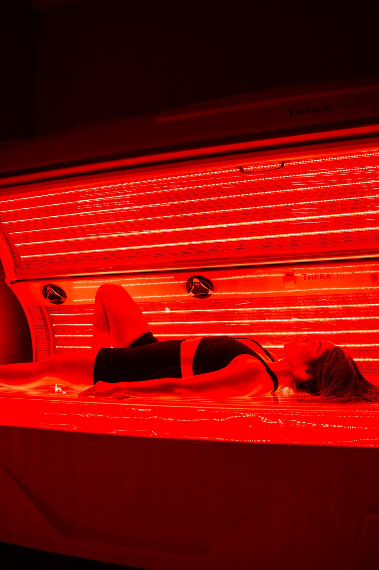 iCRYO New Braunfels guest preparing for a red light session